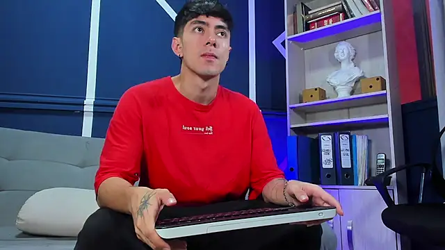 etham wolf  online show from September 2025 12:33:01 PM