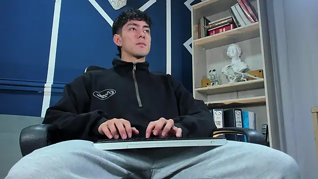 etham wolf  online show from November 2025 11:26:02 AM