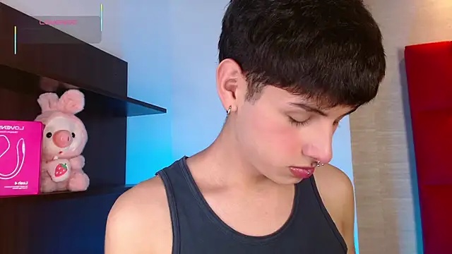 Snapshot of Ezra_Storm chatting on November 2025 05:08:01 AM Ezra Storm online show from November 2025 05:08:01 AM