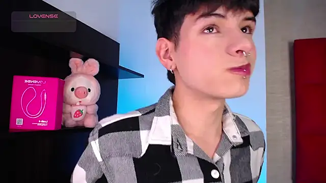 Ezra Storm online show from December 2025 04:39:02 AM