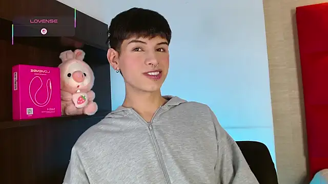 Snapshot of Ezra_Storm chatting on November 2025 05:02:01 AM Ezra Storm online show from November 2025 05:02:01 AM