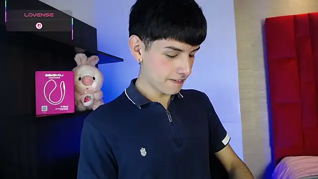 Snapshot of Ezra_Storm chatting on October 2025 04:44:01 AM Ezra Storm online show from October 2025 04:44:01 AM