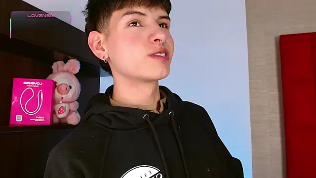 Snapshot of Ezra_Storm chatting on December 2025 05:39:02 AM Ezra Storm online show from December 2025 05:39:02 AM