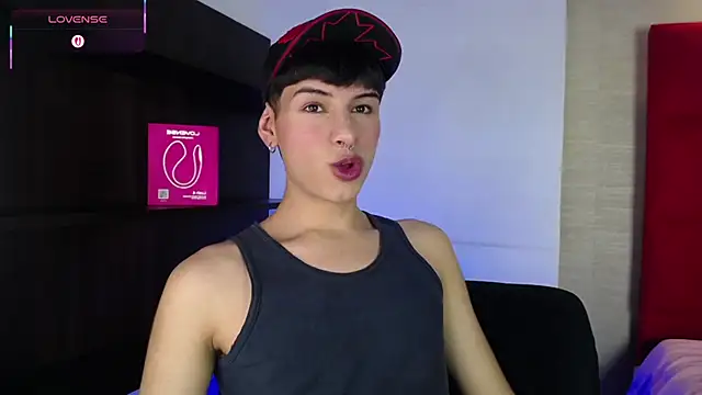 Snapshot of Ezra_Storm chatting on October 2025 04:47:02 AM Ezra Storm online show from October 2025 04:47:02 AM