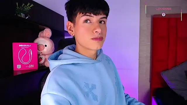 Ezra Storm online show from February 2026 04:19:02 AM