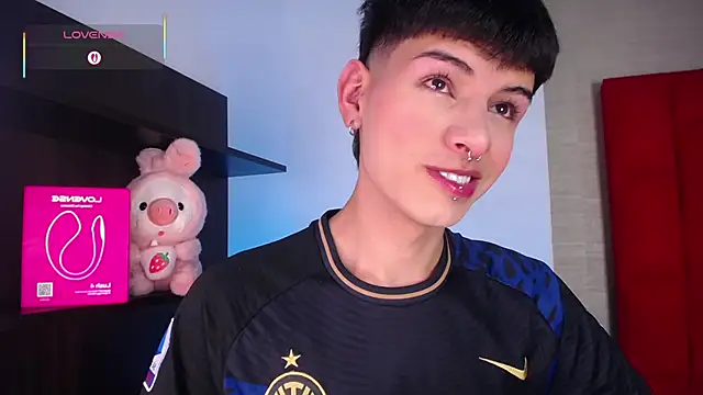 Ezra Storm online show from December 2025 05:51:01 AM