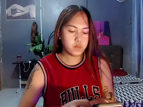 urtranspinay online show from November 2025 09:04:02 PM