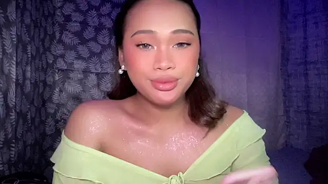 Snapshot of Exotic_alyssa69 chatting on June 2026 04:17:02 PM Exotic alyssa69 online show from June 2026 04:17:02 PM