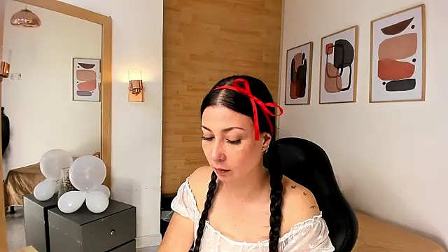 Alexia milf  online show from October 2025 11:34:01 AM