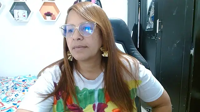 Snapshot of cristydirtyhot chatting on May 2026 08:19:01 AM cristydirtyhot online show from May 2026 08:19:01 AM