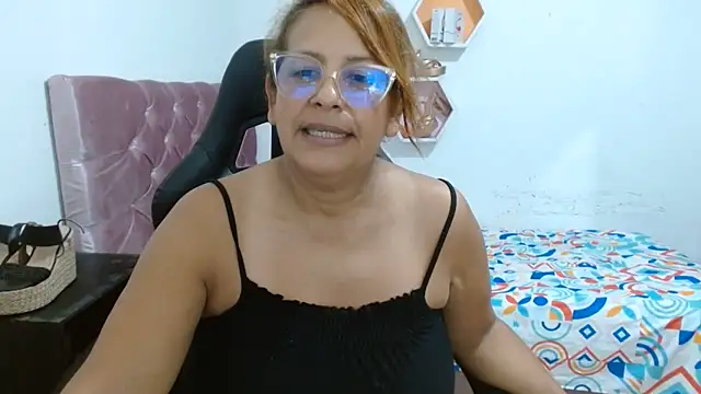Snapshot of cristydirtyhot chatting on June 2026 01:55:02 PM cristydirtyhot online show from June 2026 01:55:02 PM