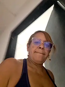cristydirtyhot online show from April 2026 02:35:02 PM