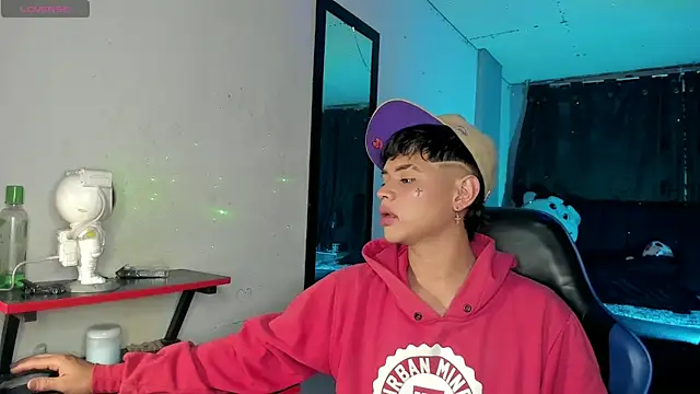 Jostin18 online show from April 2026 07:52:01 PM