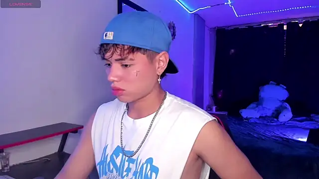 Snapshot of Jostin18 chatting on September 2025 02:45:02 PM Jostin18 online show from September 2025 02:45:02 PM