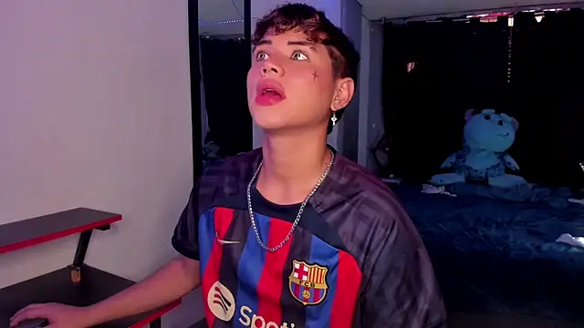 Snapshot of Jostin18 chatting on September 2025 01:17:01 PM Jostin18 online show from September 2025 01:17:01 PM