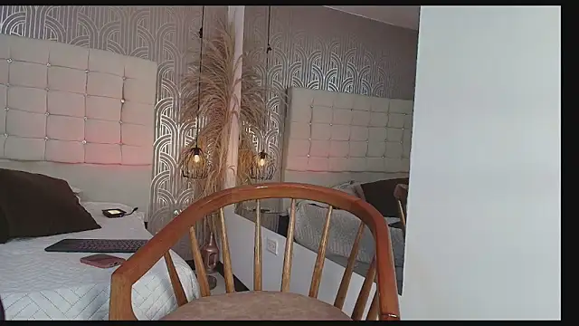 FGLuna online show from November 2025 01:04:02 PM