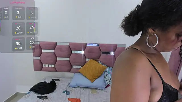 MiiaSmith   online show from November 2025 09:02:01 PM