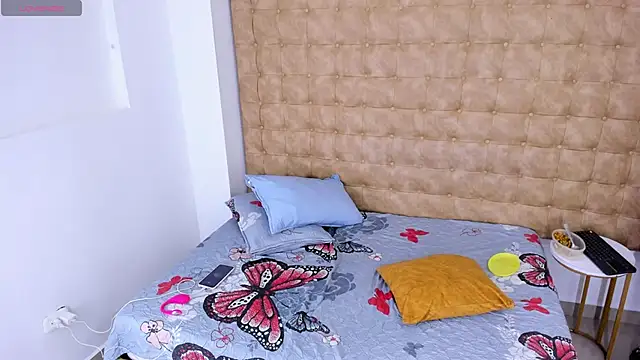 MiiaSmith   online show from November 2025 10:21:01 PM