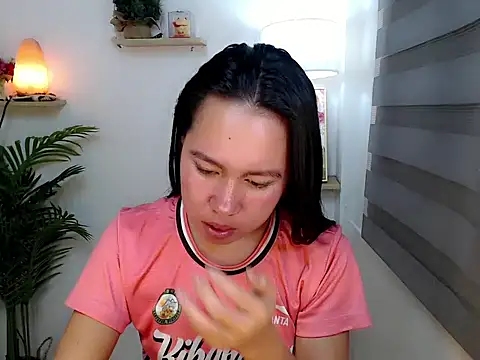 kimbratx online show from November 2025 04:07:02 PM