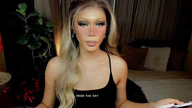 Candicebloom online show from April 2026 11:00:02 PM