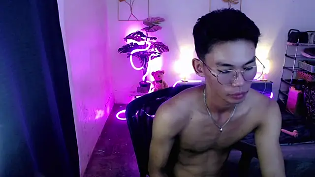 naughty rence online show from December 2025 05:28:01 AM