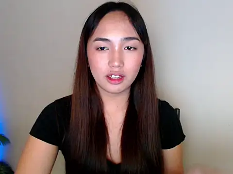 hannah ley18 online show from December 2025 04:33:02 PM