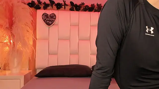 Daphne And Roger online show from February 2026 11:10:02 AM