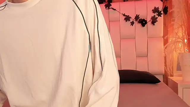 Daphne And Roger online show from February 2026 10:56:01 AM