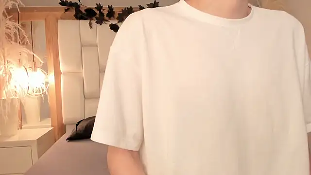 Daphne And Roger online show from November 2025 11:10:02 AM