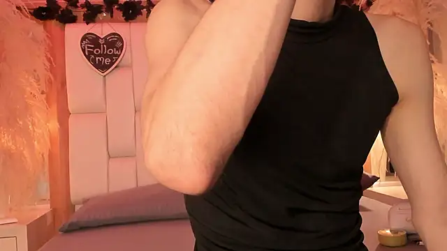 Daphne And Roger online show from March 2026 11:05:01 AM