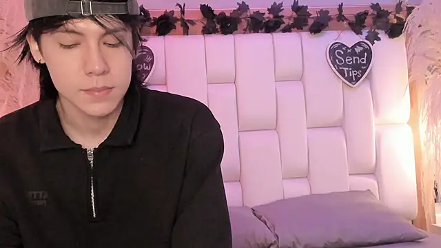 Daphne And Roger online show from April 2026 11:03:01 AM