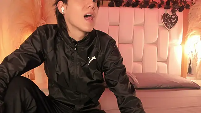 Daphne And Roger online show from March 2026 11:17:01 AM