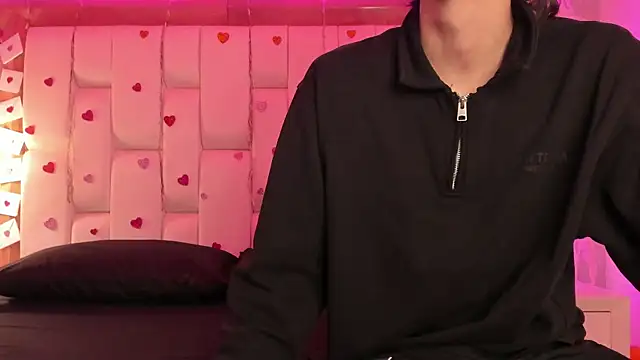 Daphne And Roger online show from February 2026 11:01:01 AM