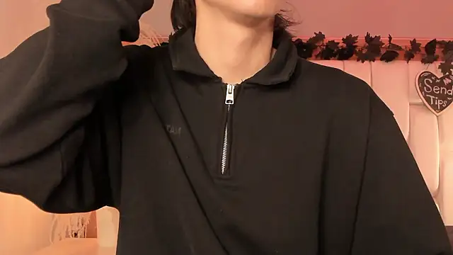 Daphne And Roger online show from March 2026 11:07:01 AM