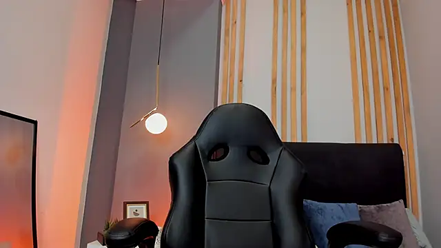 ivy collins  online show from April 2026 10:12:02 PM