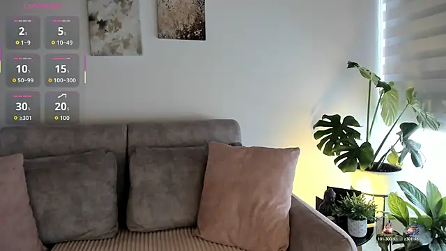 Estrer collins online show from November 2025 07:28:01 PM