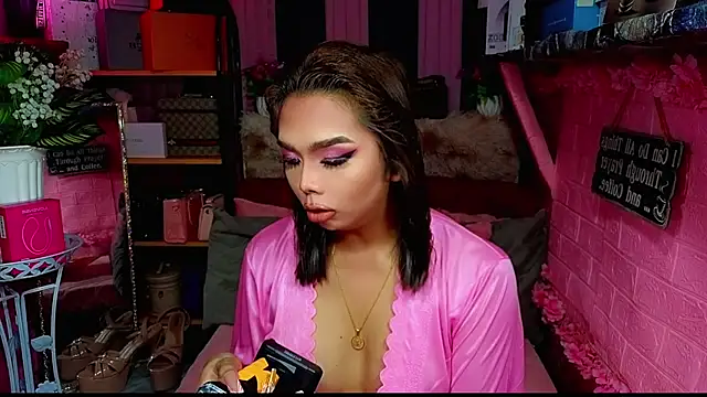 MoniqueCeleste online show from November 2025 04:33:02 AM