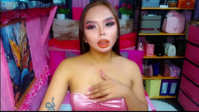 MoniqueCeleste online show from October 2025 04:51:02 PM