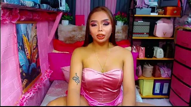 MoniqueCeleste online show from October 2025 05:58:01 PM