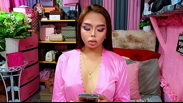 MoniqueCeleste online show from November 2025 05:16:02 PM