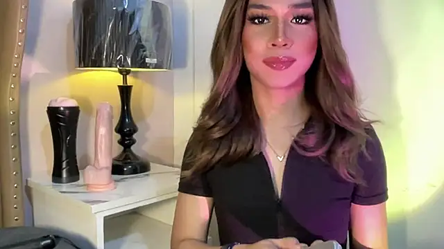 solana imani online show from October 2025 05:56:01 PM