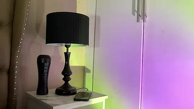 solana imani online show from November 2025 04:07:02 PM