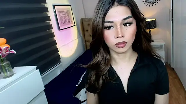 solana imani online show from October 2025 05:10:01 PM