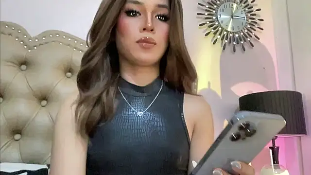 solana imani online show from November 2025 03:49:02 PM