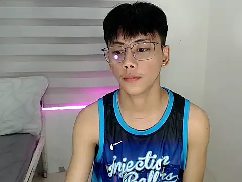 ynotyu online show from October 2025 03:24:02 PM