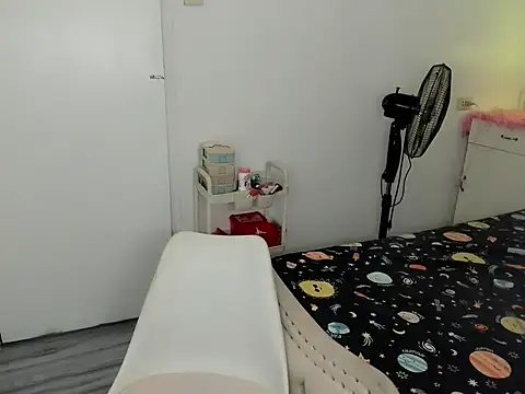 Snapshot of Alovelydoll_nica chatting on November 2025 11:43:02 PM Alovelydoll nica online show from November 2025 11:43:02 PM