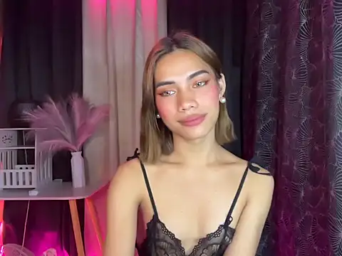 Snapshot of Lovelynikki03 chatting on October 2025 06:42:01 PM Lovelynikki03 online show from October 2025 06:42:01 PM