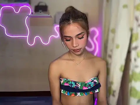 Snapshot of Lovelynikki03 chatting on September 2025 06:37:02 PM Lovelynikki03 online show from September 2025 06:37:02 PM