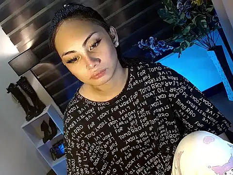 Bella subhunterx online show from November 2025 01:37:02 PM