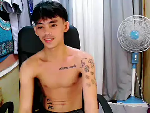 Snapshot of urhunky_boy chatting on September 2025 01:17:02 PM urhunky boy online show from September 2025 01:17:02 PM